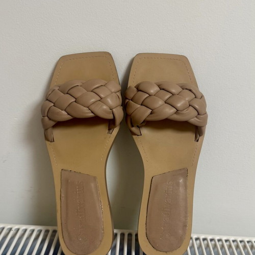 Stradivarius flat beige nude sandals mules like new, size 37