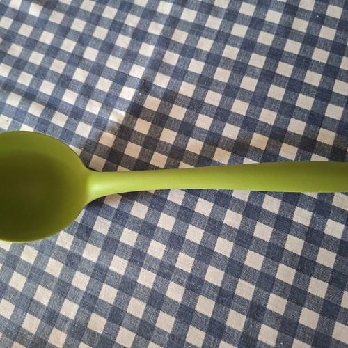Green heat-resistant ladle up to 210 degrees Celsius
