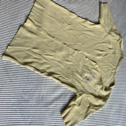 Shirt size S like new, yellow