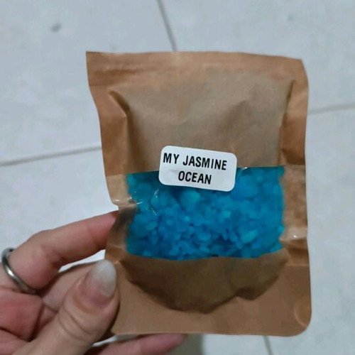 Silky Soft bath salts new, strawberry and jasmine scent