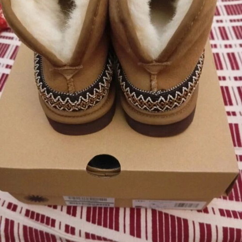 Ugg boots new, brown, size 38