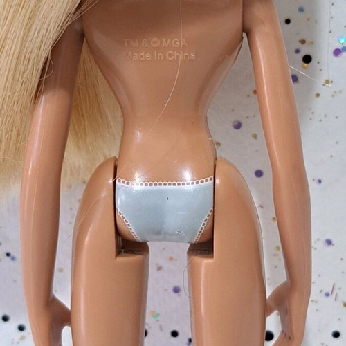 Bratz Ice Champions Vinessa doll used with flaws