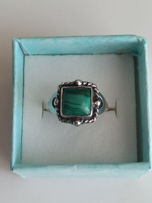 Silver 925 ring with malachite, handmade vintage, like new
