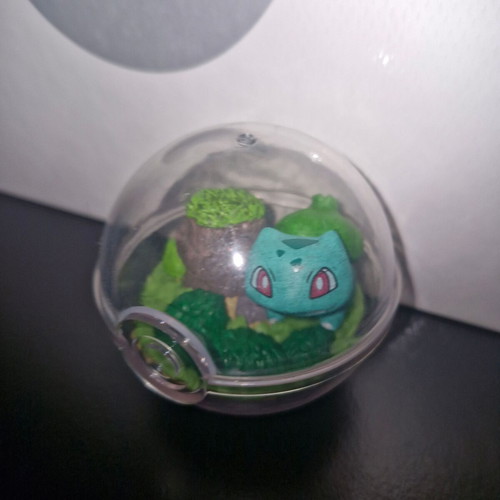 Pokemon Bulbasaur Terrarium figure with Pokeball base new