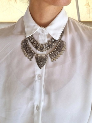 Embossed necklace in aged silver tone like new