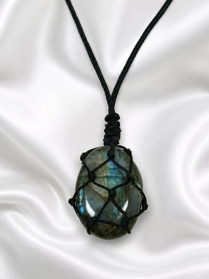 Handmade necklace with cord and labradorite stone, new, 36cm