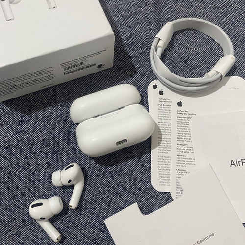 AirPods Pro 1st Gen with MagSafe Case new, complete set