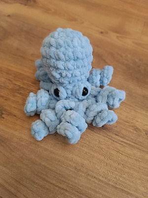 Handmade knitted amigurumi octopus new