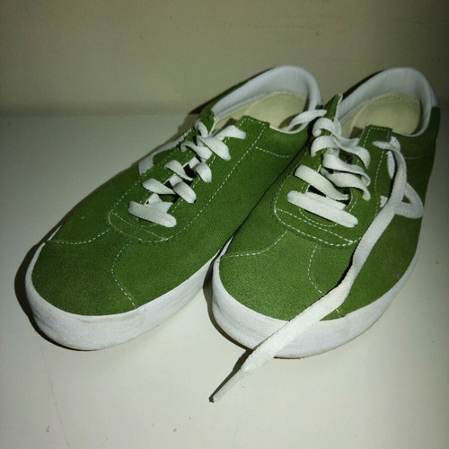 Vans green athletic shoes like new, size 39.5
