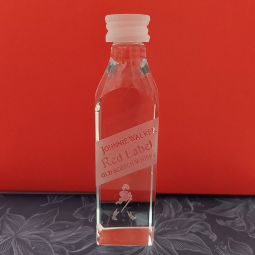 Johnnie Walker Red Label Crystal Miniature like new