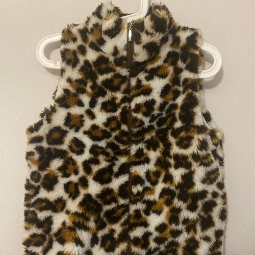 Fur leopard vest with zipper like new