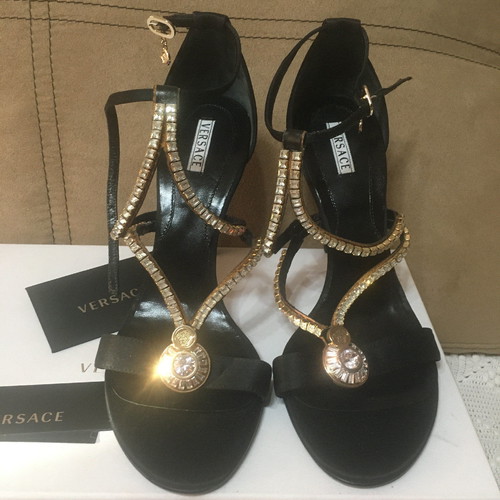 Γόβες Versace μαύρες νούμερο 38 καινούργιες