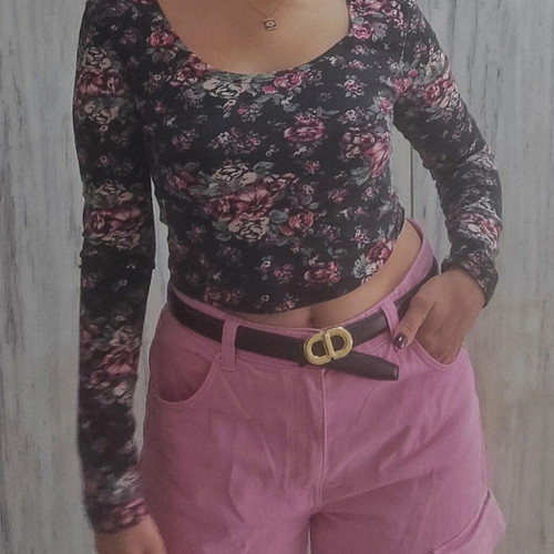 Flower crop top used, long sleeve black with pink flowers, size M