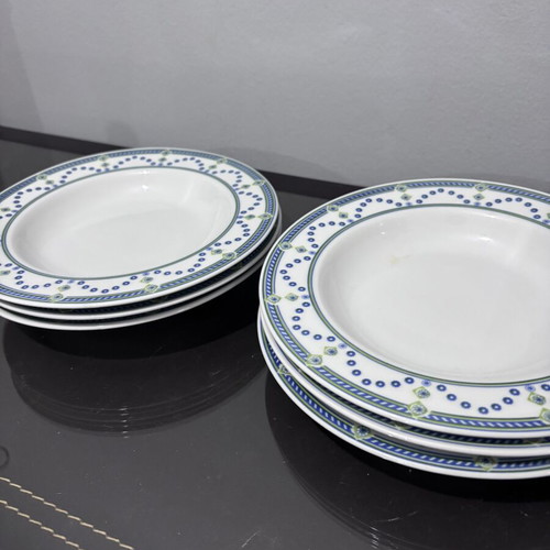 Plates set of 6 white with blue patterns like new