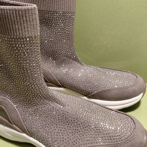 Zara boots with rhinestones size 39 like new