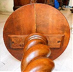  Κολώνα ξύλινη περίπου 100 ετών, βελγικης κατασκευης.