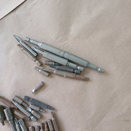 Drill and screwdriver bits set new, 28 pieces