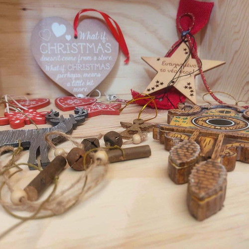 Wooden vintage Christmas ornaments used, pack