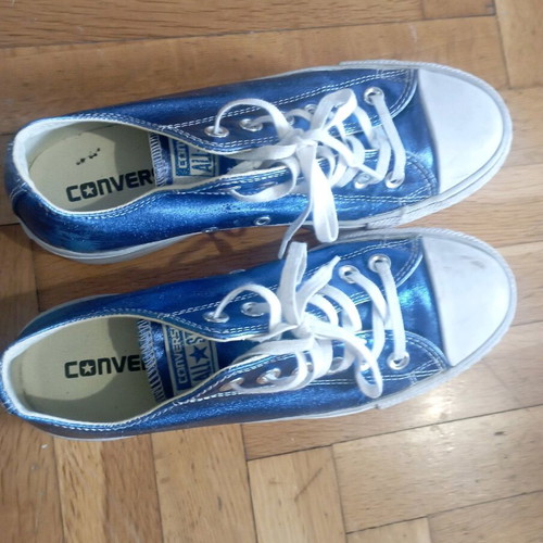 Converse athletic shoes blue metallic like new, size 37.5
