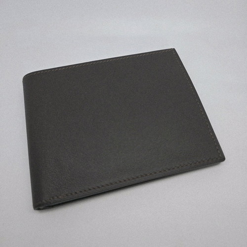 Hermes wallet like new, brown leather with silk lining