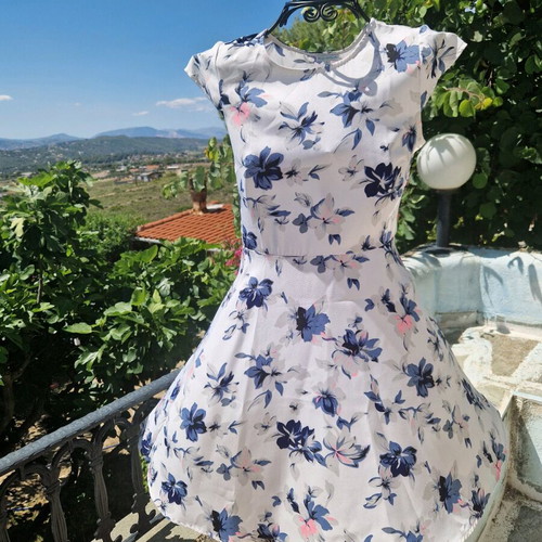 Blue Vanilla floral dress like new, white and blue, size S