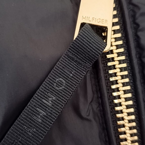 Tommy Hilfiger sleeveless down jacket like new, size L