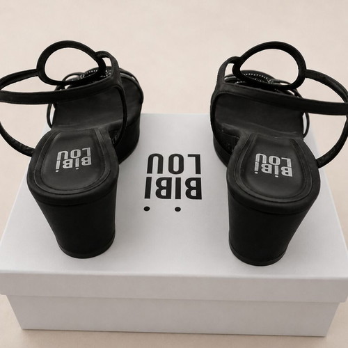 Bibi Lou black platform sandals size 41 like new
