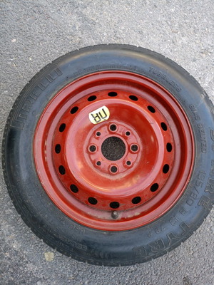 Car tire Pirelli 135/80/13