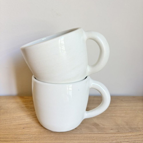 Handmade ceramic mug set in excellent condition