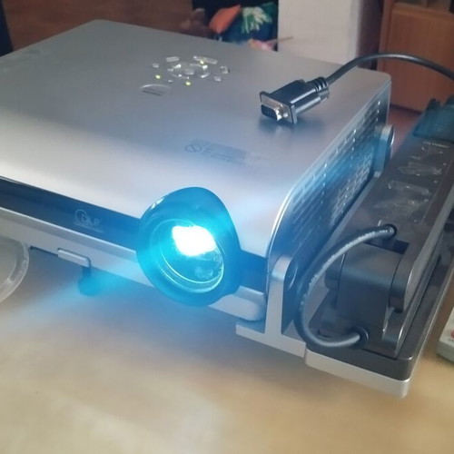 Toshiba Projector TDP-S21 DLP with remote and adjustable stand