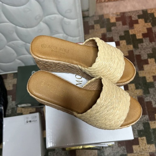 Platform sandals like new, beige and brown, very comfortable