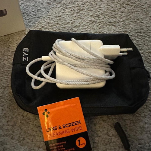 Apple Mac Book Pro 14 inch like new, 8GB, with carrying case
