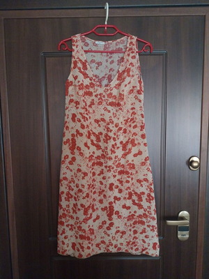 Midi dress mid-length floral used like new, red