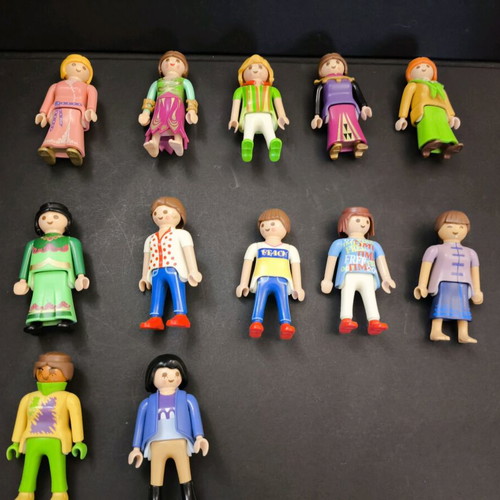 Playmobil 12 pcs female figures like new