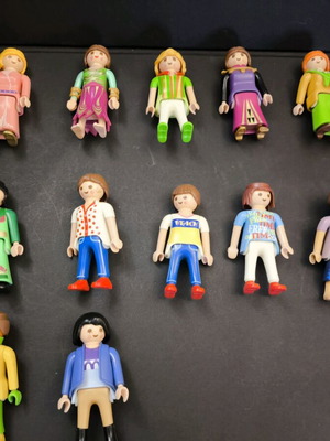 Playmobil 12 pcs female figures like new