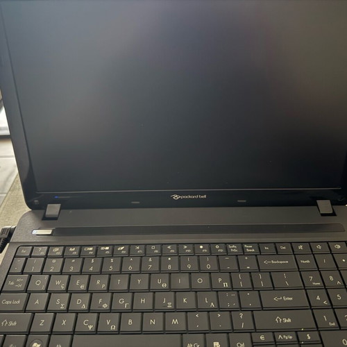 Packard Bell Easynote laptop used, AMD E1, 2GB RAM, 320GB HDD