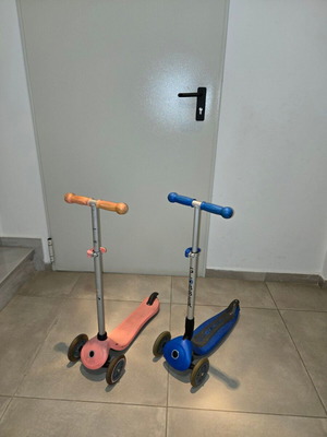 Children's scooter used, only the pink one left