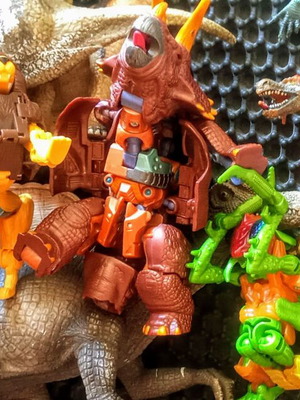 Treasure X Aliens vintage dinosaur and monster miniatures set, 18 pcs
