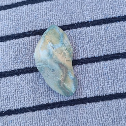 Polished emerald green quartz new