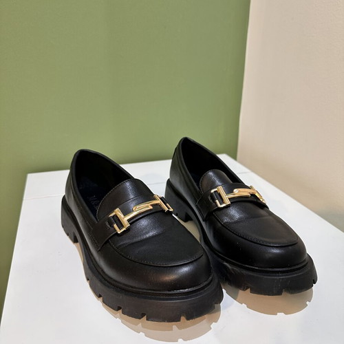 Women's black loafers with gold buckle and chunky sole size 39 like new