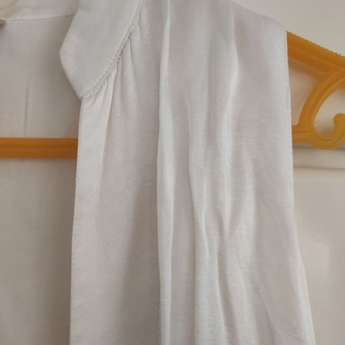 Positivo tunic sleeveless satin vest M like new, white