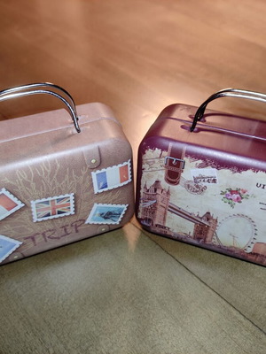 Decorative storage suitcases like new, set of 2