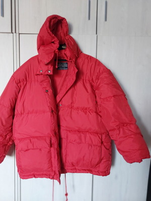 Abercrombie & Fitch red down jacket XXL like new with hood and pockets