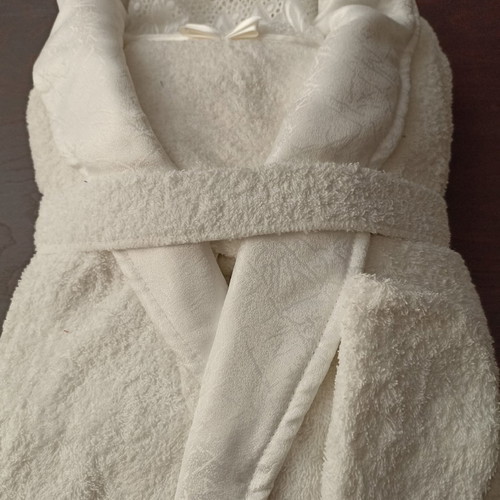 Bathrobe and towel set made of Egyptian cotton, new