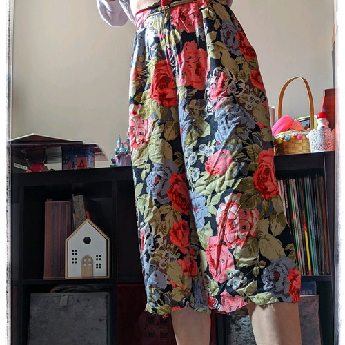Floral fabric capri pants used, spring/summer, size XS