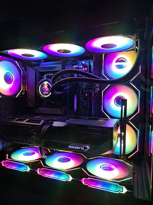 Gaming PC with Gigabyte GeForce RTX 5070 Ti and AMD Ryzen 7 7800X3D