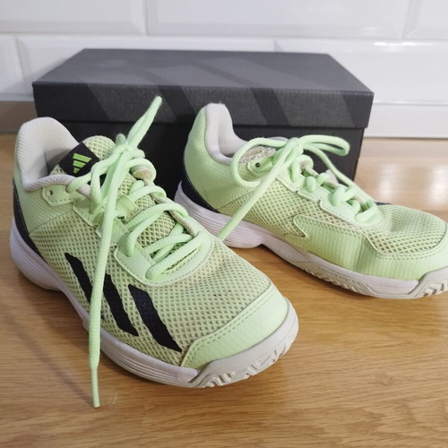Adidas Courtflash children's tennis shoes size 32, green