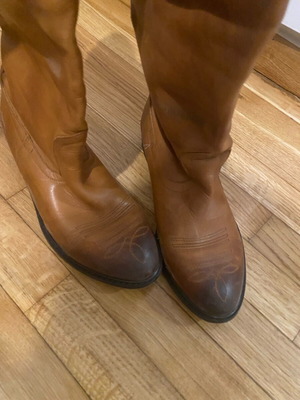 Leather cowboy boots brown size 38 like new
