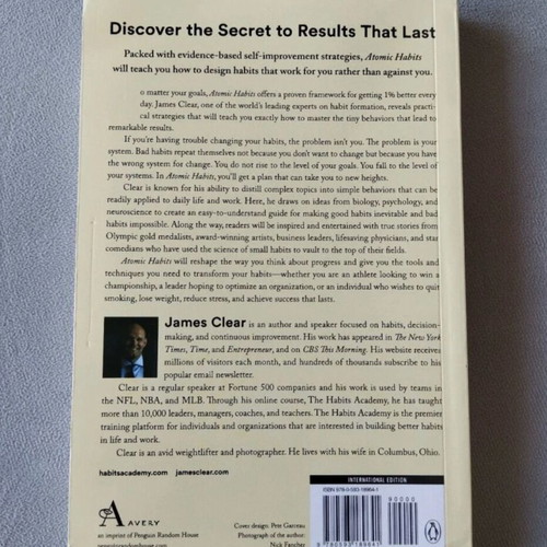 Atomic Habits book by James Clear, English