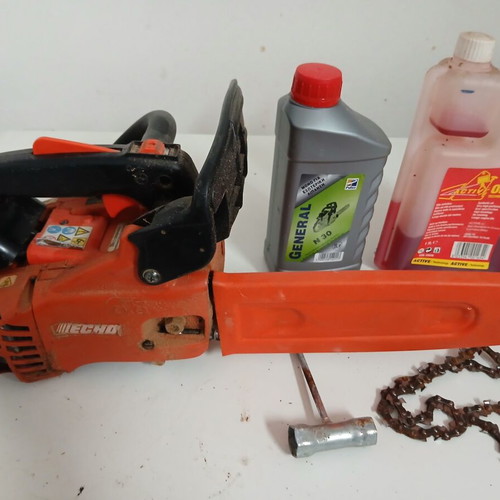 Echo Gasoline Chainsaw 3kg with 25cm Bar and Easy Start used
